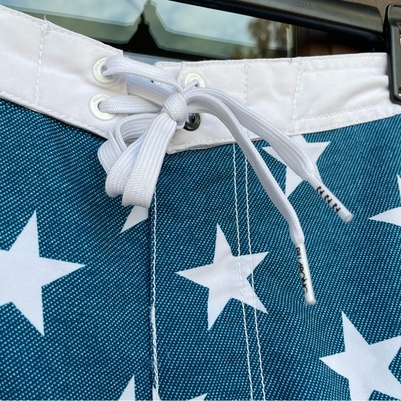 Billabong PX3 Platinum X Patriotic Flag Boardshorts, Waist 34 - Picture 4 of 13